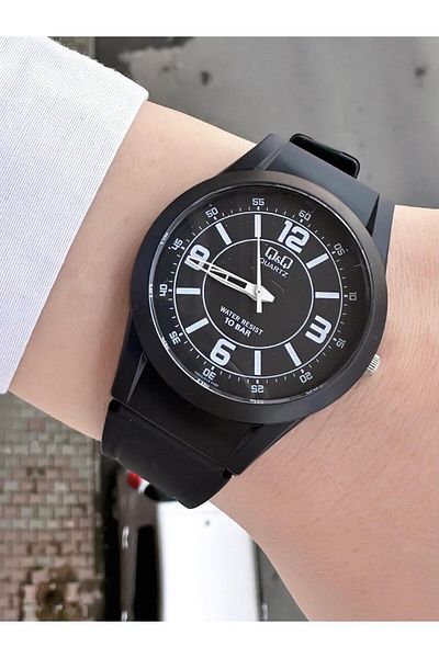 Q&Q Women's Waterproof Plastic Cord Wristwatch