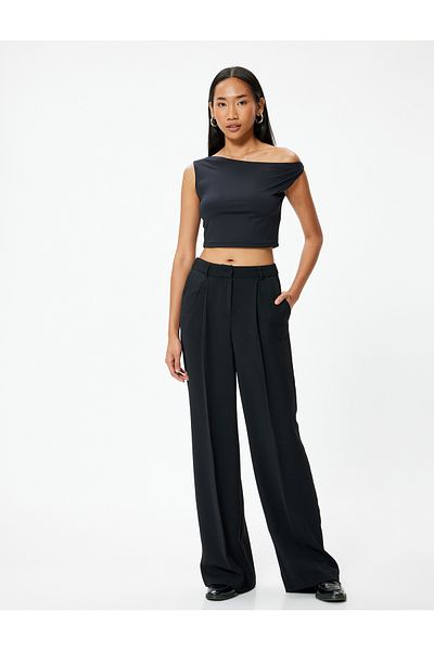 Koton Asymmetric Collar Slim Fit Crop T-Shirt - Off-the-Shoulder