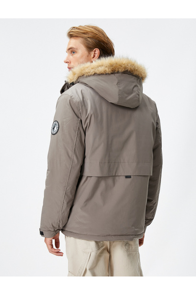 Koton Παλτό με κουκούλα με λεπτομέρεια από ψεύτικη γούνα - με φερμουάρ και τσέπες