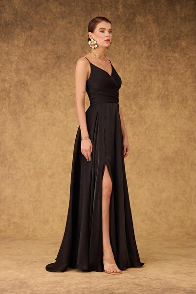 Carmen Siyah Askılı Yırtmaçlı Uzun Saten Abiye Elbise