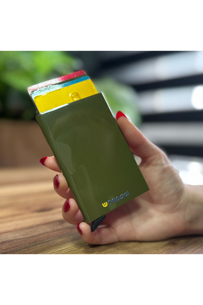Wrapsol Θήκη κάρτας αλουμινίου με προστασία RFID - Αυτόματη θήκη πιστωτικής κάρτας με μηχανισμό, Green Soldier Metallic
