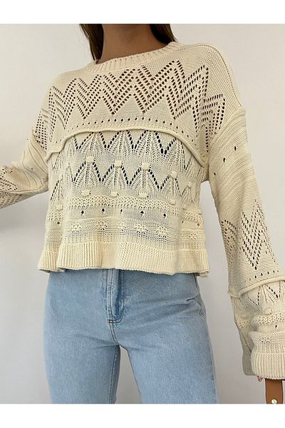 Modamorfo Langärmliger Strickpullover mit durchbrochenem Pompom – ecru