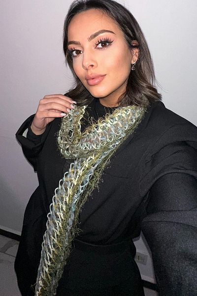 TAKIŞTIR شال/وشاح محبوك باللون الأخضر