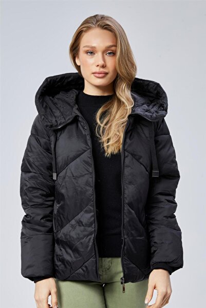 HomeStore Puffer Büyük Kapşonlu Mont