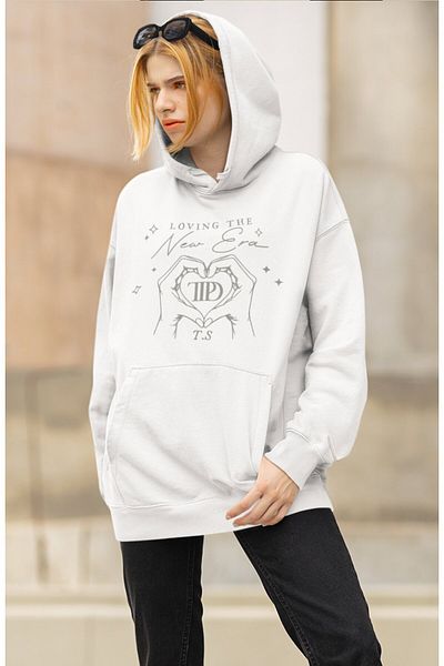 Fuddy Moda Unisex New Era TTPD άλμπουμ με στάμπα μεγάλου μεγέθους φούτερ με κουκούλα - Taylor Swift Hood Design