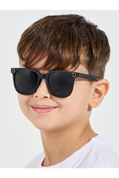 Styli Letter Detail Solid Square Sunglasses