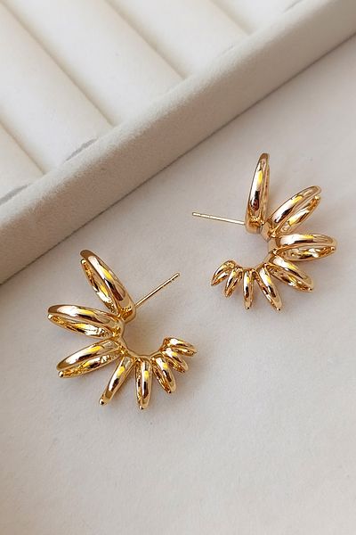 COSİTA Glitter Gold Spiral Figure Modern and Stylish Design Boutique Elegant Earring Model