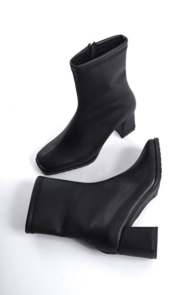 BAKGİY Siyah Cilt Kadın Cilt Orta Boy Küt Burun Kalın Topuklu Bot BG1001-116-0010