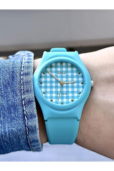 Q&Q  Unisex Waterproof Plastic Band Wristwatch