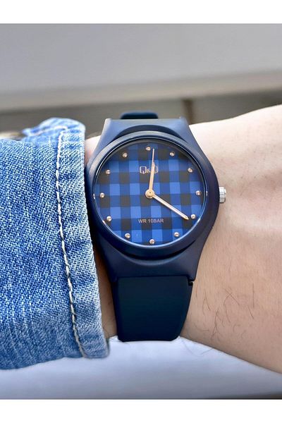 Q&Q Unisex Waterproof Plastic Cord Wrist Watch