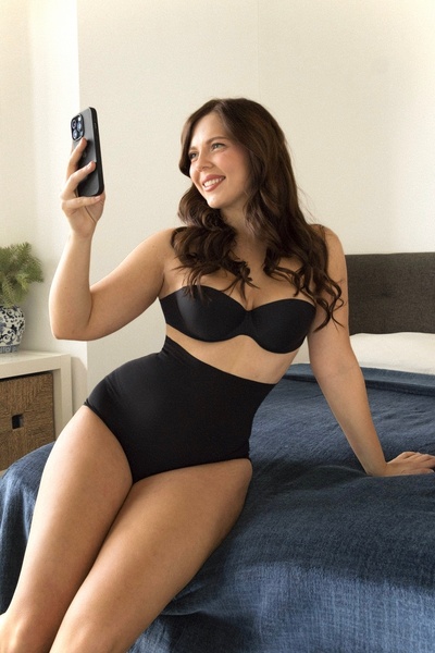 Yamuna Κορσέ με ψηλόμεσο κορσέ με κοπή με λέιζερ μαύρο