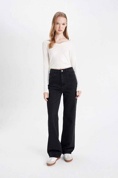 DeFacto Jeanshose mit hoher Taille und weitem Bein im 90er-Stil D4315ax24au