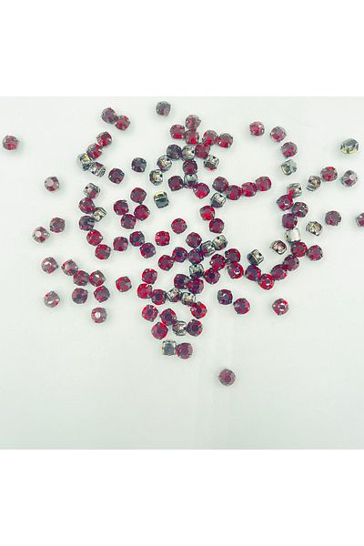 yiğit aksesuar 100 Pieces 6 mm Black Case Red Strut Glass Stone