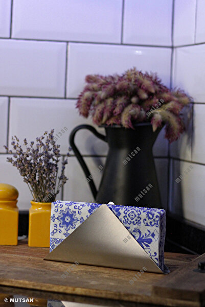Mutsan Stainless Steel Triangle Napkin Holder - Multi-Purpose / Desktop Decorative Napkin Holder - 18 X 9 cm