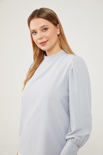 Levidor Сіра блузка з шифону з вишивкою на плечах