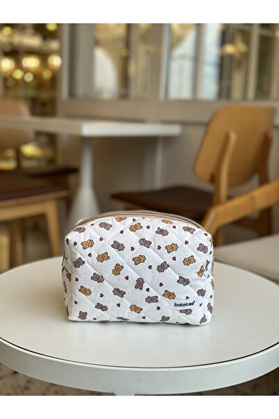 Batekso Мечешка чанта за грим с сърцевиден мотив - голям размер