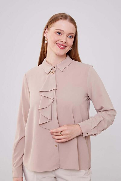 Levidor K.Beige Collar Scarf Brooch Detailed Blouse