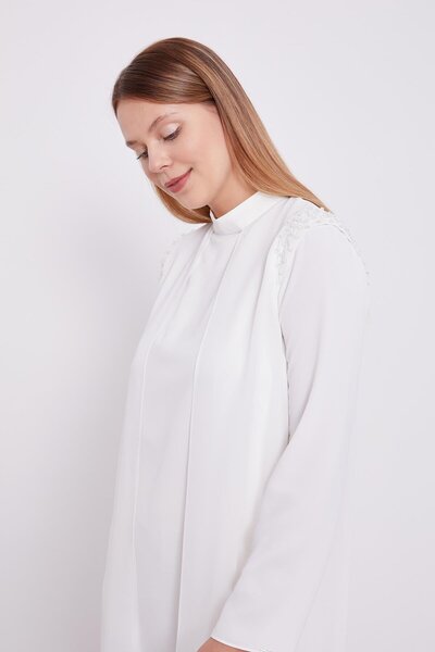 Levidor Ecru Chiffon Shoulder Embroidered Double Suit