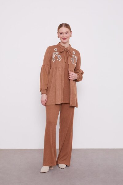 Levidor طقم ثلاثي مع تطريز الجمل