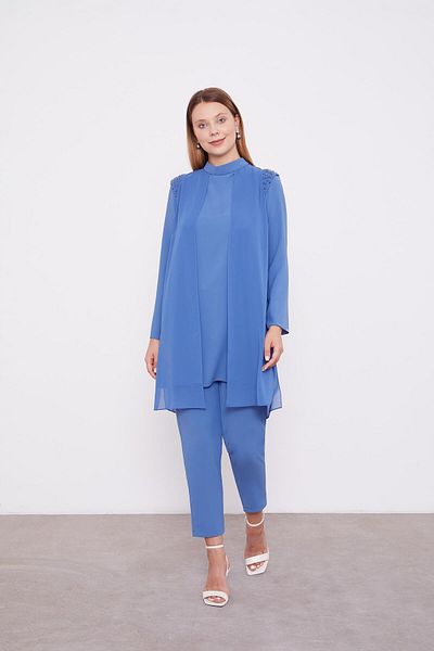 Levidor Costum din două piese din șifon indigo brodat pe umeri