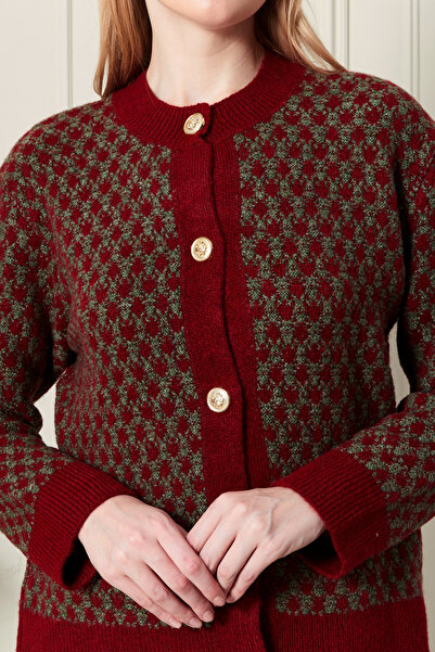 AURRARİ سترة نسائية منسوجة باللون العنابي الكاكي برقبة دائرية وأزرار ذهبية