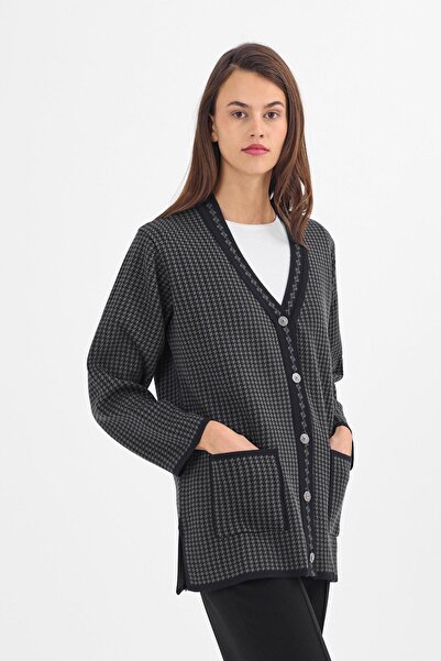 Uludağ Triko Women's Navy Blue Houndstooth Patterned Buttoned Pocket V-Neck Knitwear Mother Cardigan