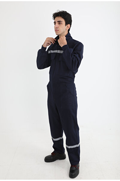 Abdurrahman Nasif ملابس العمل باللون الأزرق الداكن