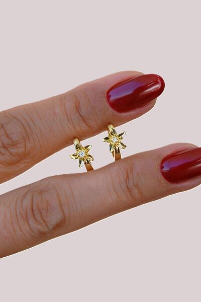 Sacce Scarves&Accessories Küçük Boy Çiçek Detaylı Gold Halka Küpe Lob Helix Kıkırdak