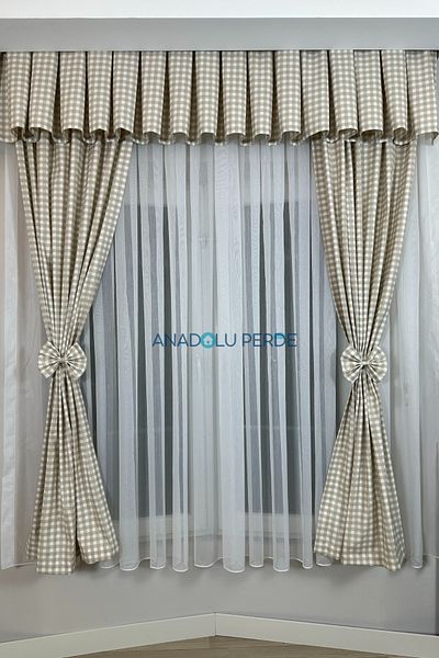 GLOMAR Beige Mink Farbela Kitchen Curtain - 1/3 Gingham, Cornish Short Background