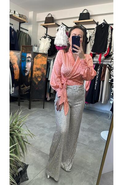 Tarz Noktası KRUVAZE BELDEN BAĞLAMA SATEN CROP BLUZ