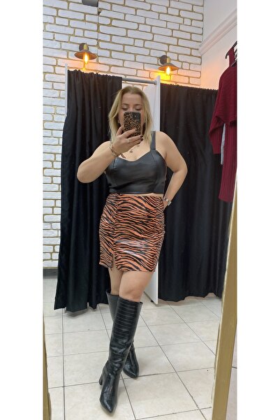 TUBA TOPTAŞ DESENLİ DERİ ETEK ŞARDONSUZ