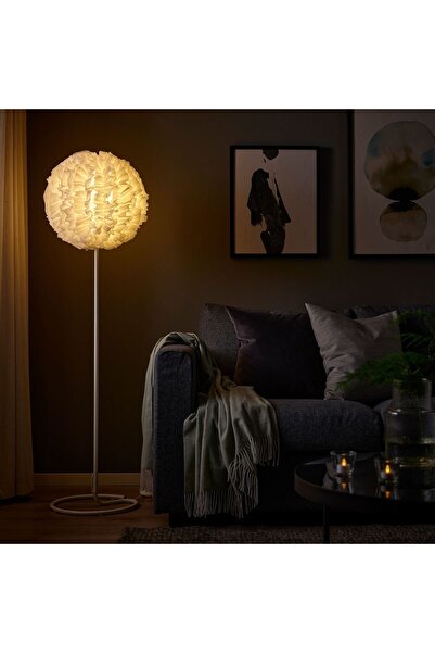 IKEA yer lambası, beyaz Yatak odasında veya sehpanın yanında bulundurmak için mükemmeldir.