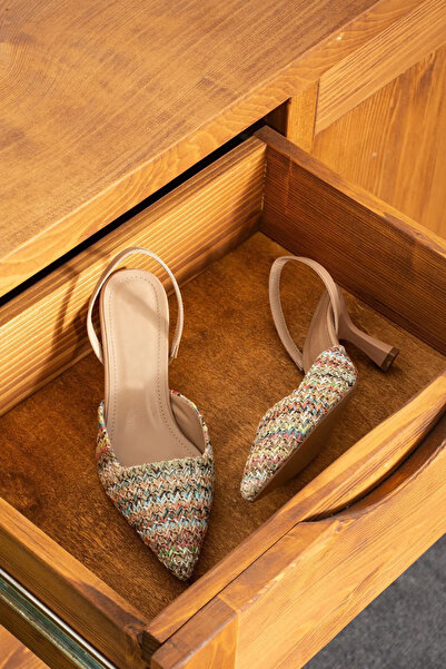 Everest Kadın Stiletto İnce Burun Çok Renkli Hasır Arkası Açık Topuklu