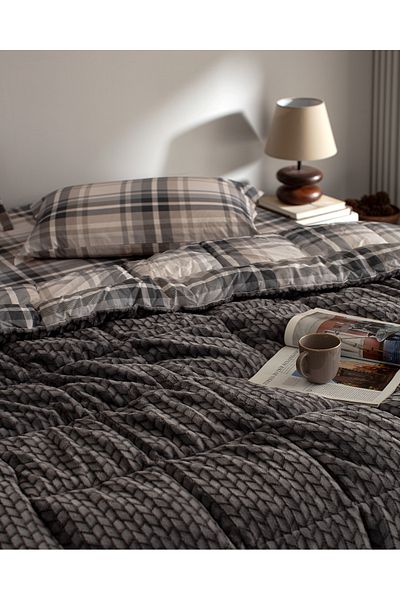 Madame Coco مجموعة Wellsoft Comforter مزدوجة من Anthracite Beth