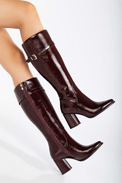 ANALİN SHOES Cizme cu toc de damă din piele lacuită roșie claret - piele naturală, detaliu cu cataramă aurie