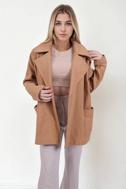 Vitrin Stamp Jacket with Large Pockets