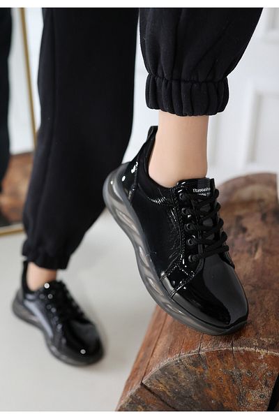 ED KLAS Piona Black Patent Leather Gray Sole Sneakers