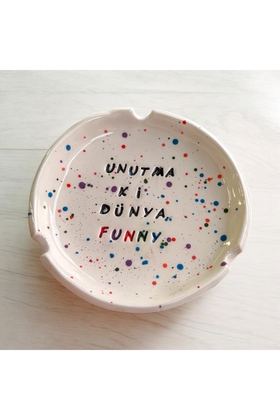 HAB TRADE لا تنسى منفضة سجائر مصنوعة يدويًا من السيراميك مع شعار العالم المضحك