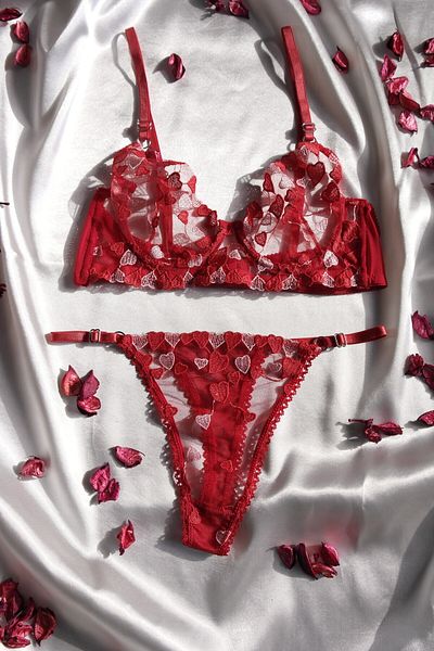 love secret Lace Bra and Thong Bralet Set - Stylish Women's Underwear, Comfortable and Elegant