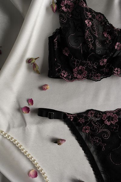 love secret Σετ Bralet με δαντέλα και στρινγκ - Κομψά γυναικεία εσώρουχα, άνετα και κομψά