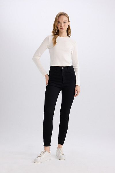 DeFacto Jegging mit hoher Taille – Basic-Jeans mit schmalem Bein B7498AX25SP
