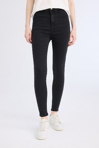 DeFacto Jegging mit hoher Taille – Basic-Jeans mit schmalem Bein B7498AX25SP