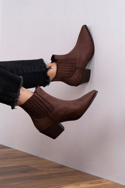 sovrana Brown Suede Short Cowboy Boots