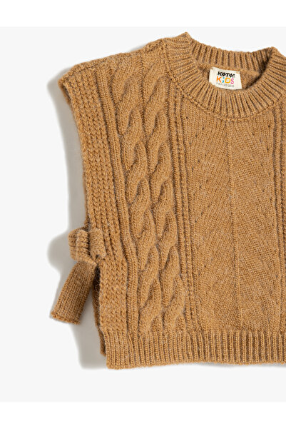 Koton Пуловер с кръгло деколте и плетени детайли