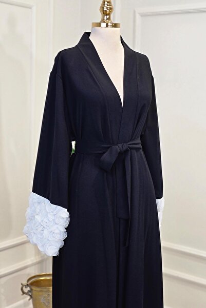 Yonca Moda Evi Siyah Kolları Güllü Abaya 4662