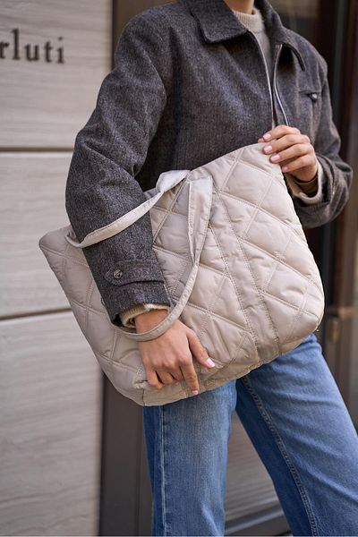 Madamra Nerzfarbene Damen-Pufftasche mit Steppmuster