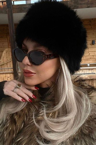 BAHELS Black Viral Plush Russian Heart Hat