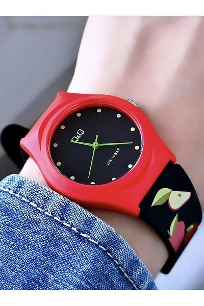 Q&Q  Unisex Waterproof Plastic Band Wristwatch