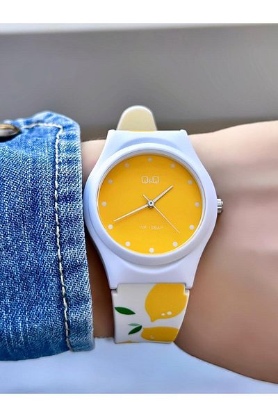 Q&Q Unisex Waterproof Plastic Cord Wrist Watch