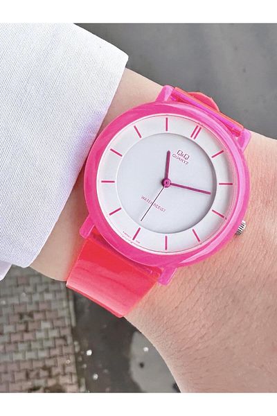 Q&Q Women's Waterproof Plastic Cord Wristwatch